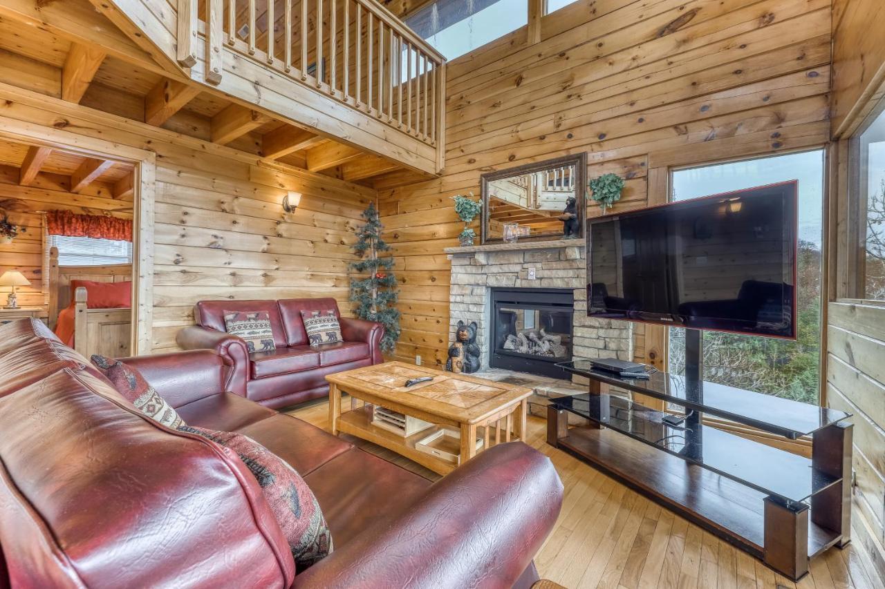 Amidst The Beauty Villa Pigeon Forge Exterior photo