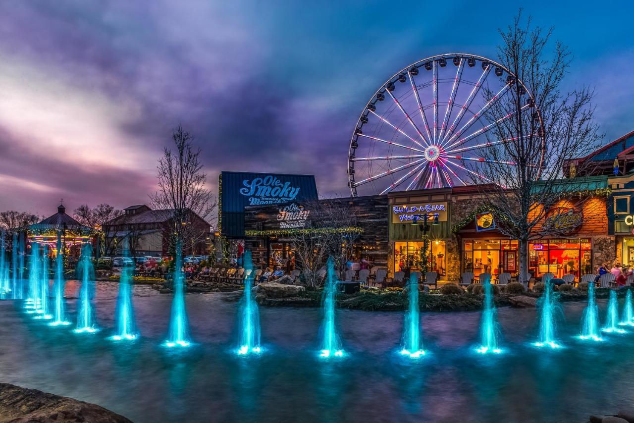 Amidst The Beauty Villa Pigeon Forge Exterior photo