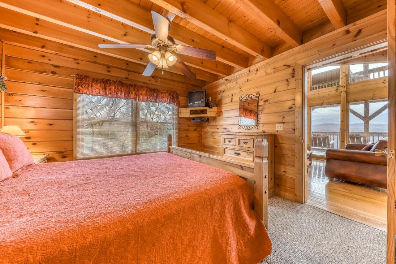 Amidst The Beauty Villa Pigeon Forge Exterior photo