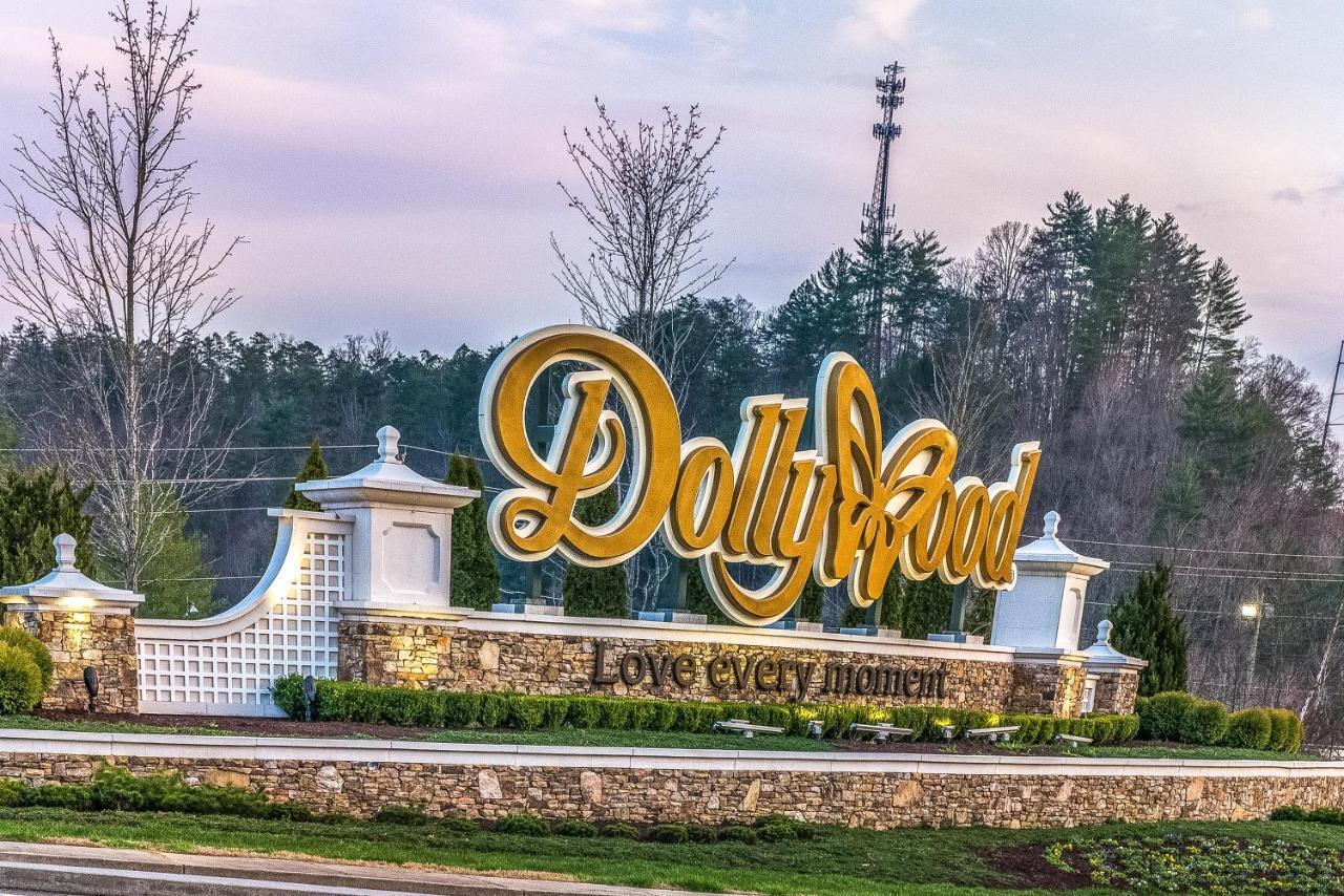 Amidst The Beauty Villa Pigeon Forge Exterior photo